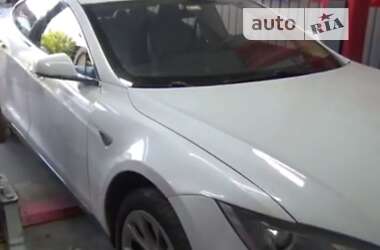 Лифтбек Tesla Model S 2013 в Ивано-Франковске