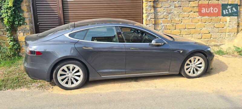 Ліфтбек Tesla Model S 2017 в Одесі