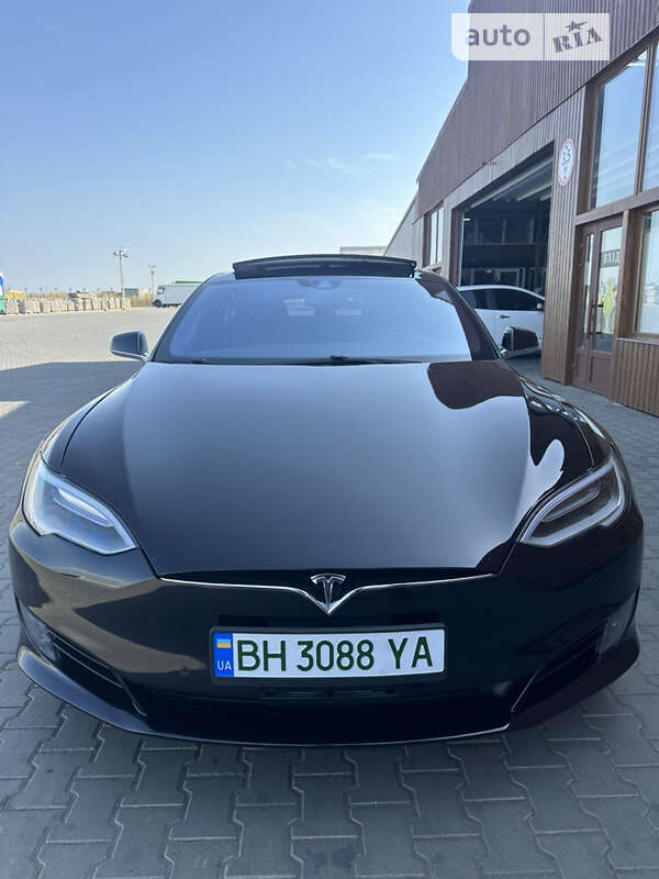 Лифтбек Tesla Model S 2016 в Одессе