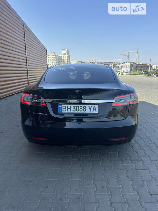 Лифтбек Tesla Model S 2016 в Одессе