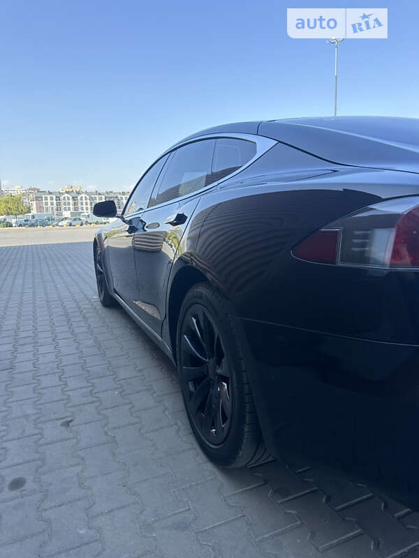 Лифтбек Tesla Model S 2016 в Одессе
