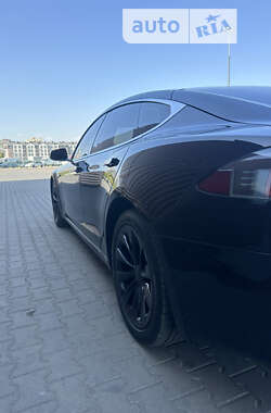 Лифтбек Tesla Model S 2016 в 
