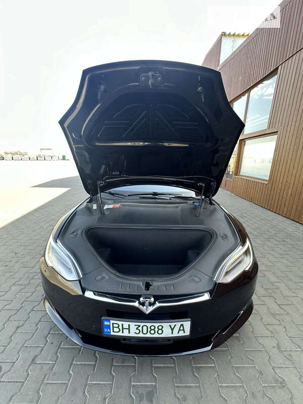 Лифтбек Tesla Model S 2016 в Одессе