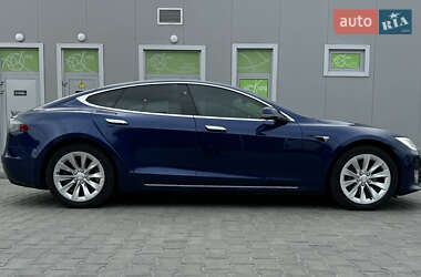 Лифтбек Tesla Model S 2018 в Виннице