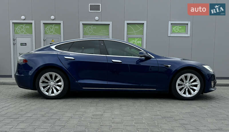 Лифтбек Tesla Model S 2018 в Виннице