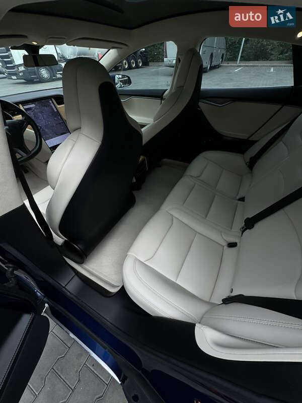 Лифтбек Tesla Model S 2018 в Виннице