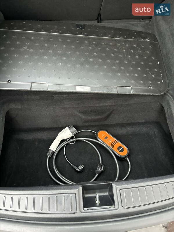 Лифтбек Tesla Model S 2013 в Красилове фото 26 Лифтбек Tesla Model S 2013 в Красилове