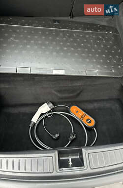 Лифтбек Tesla Model S 2013 в 