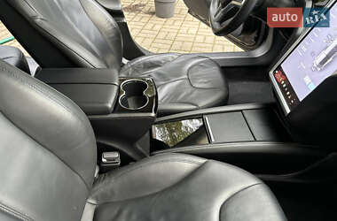 Лифтбек Tesla Model S 2013 в 