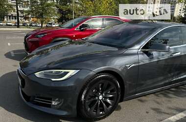 Ліфтбек Tesla Model S 2017 в Києві