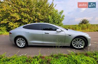 Ліфтбек Tesla Model S 2018 в 
