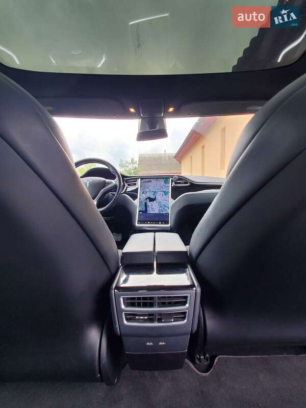 Лифтбек Tesla Model S 2018 в Тернополе
