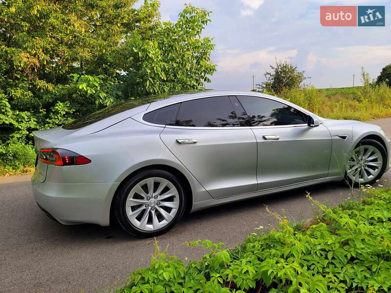 Лифтбек Tesla Model S 2018 в Тернополе