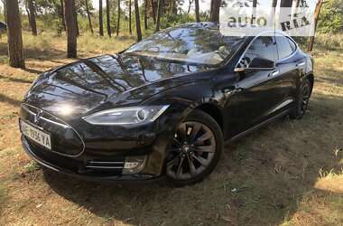 Ліфтбек Tesla Model S 2015 в Новомосковську