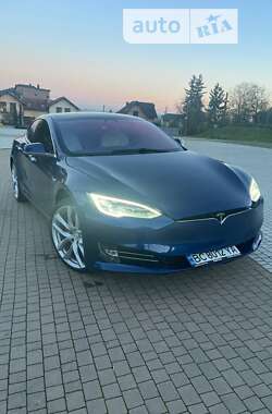 Лифтбек Tesla Model S 2019 в Киеве