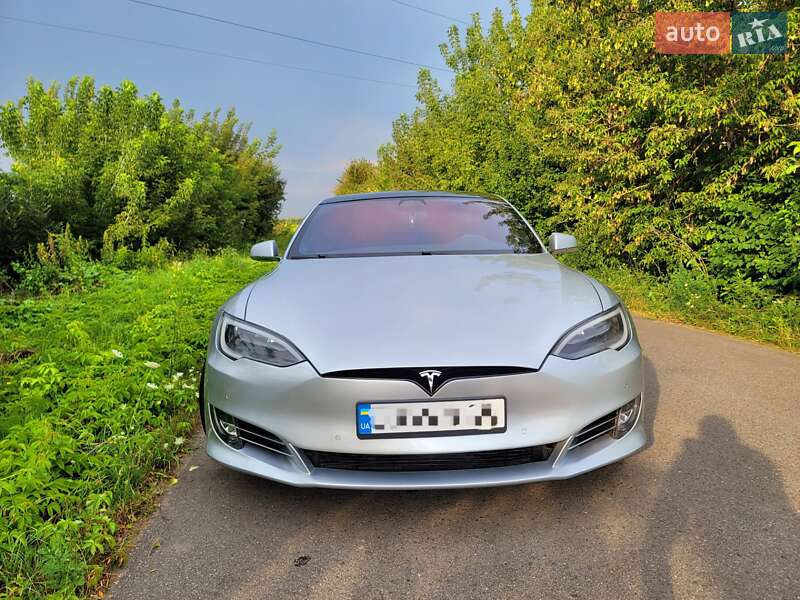 Лифтбек Tesla Model S 2018 в Тернополе