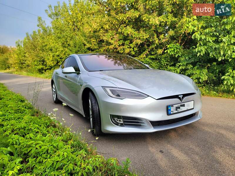 Лифтбек Tesla Model S 2018 в Тернополе