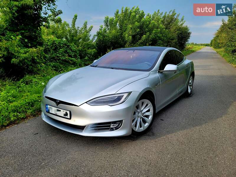 Лифтбек Tesla Model S 2018 в Тернополе