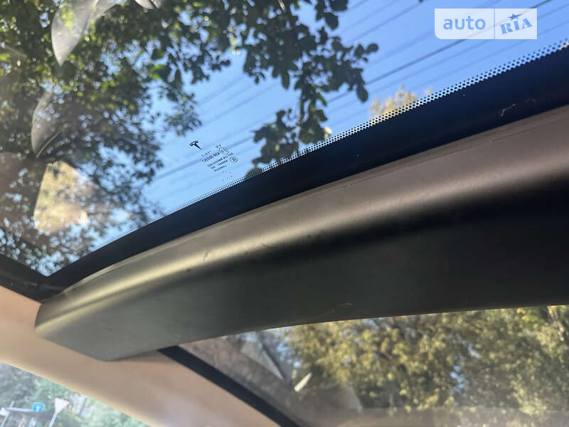 Лифтбек Tesla Model S 2014 в Ровно