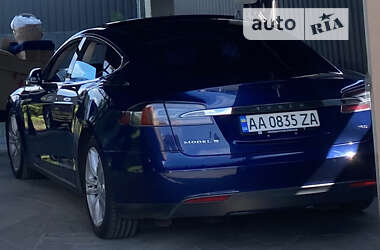 Ліфтбек Tesla Model S 2015 в Києві