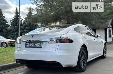 Ліфтбек Tesla Model S 2017 в Івано-Франківську