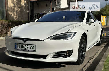 Ліфтбек Tesla Model S 2017 в Івано-Франківську