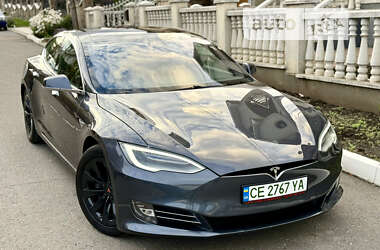 Лифтбек Tesla Model S 2018 в Черновцах