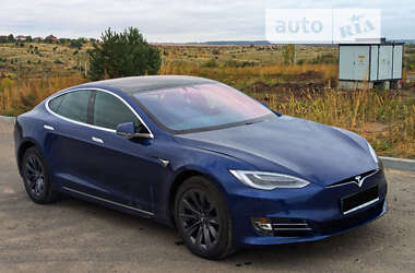 Лифтбек Tesla Model S 2020 в Ровно