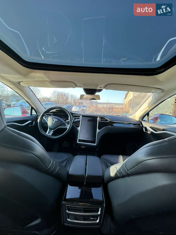 Ліфтбек Tesla Model S 2016 в Ковелі