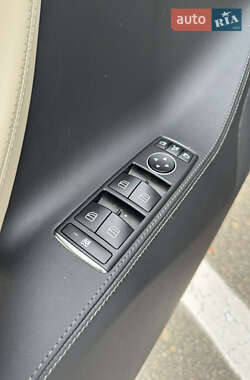 Лифтбек Tesla Model S 2019 в 