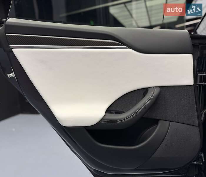 Лифтбек Tesla Model S 2021 в Киеве