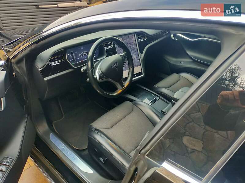 Лифтбек Tesla Model S 2017 в Хмельницком
