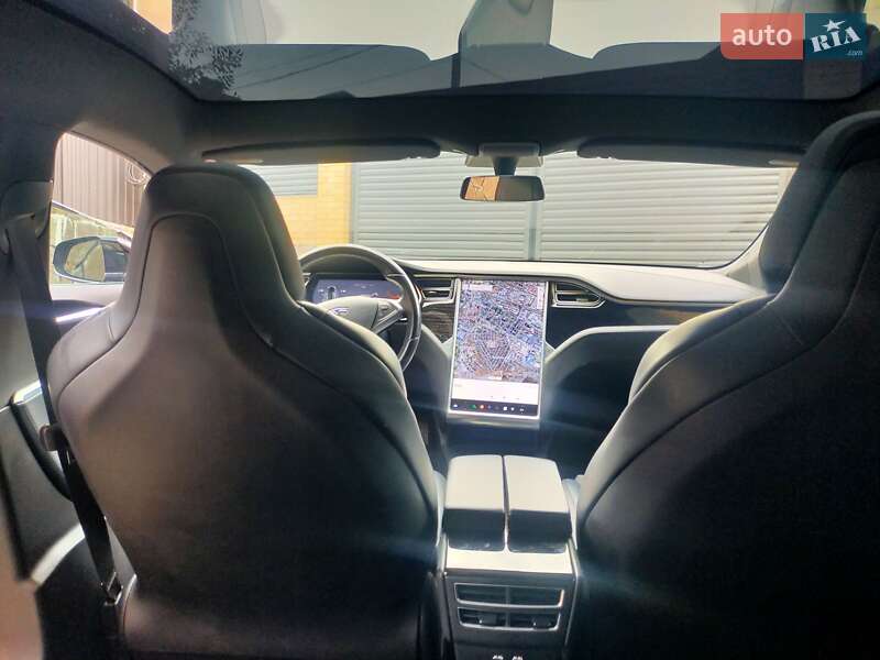 Лифтбек Tesla Model S 2017 в Хмельницком