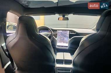 Лифтбек Tesla Model S 2017 в 