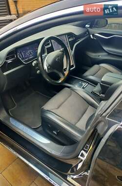 Лифтбек Tesla Model S 2017 в 