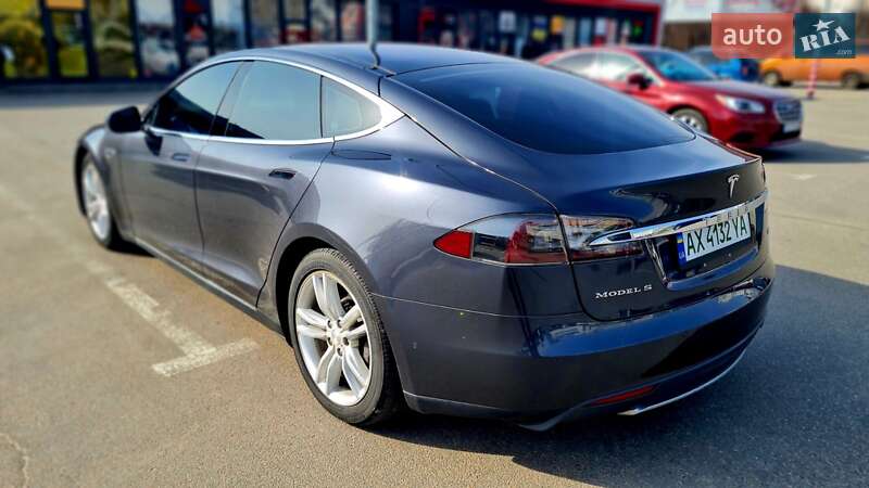 Лифтбек Tesla Model S 2015 в Харькове фото 10 Лифтбек Tesla Model S 2015 в Харькове