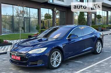 Ліфтбек Tesla Model S 2015 в Ужгороді