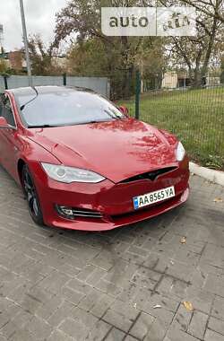 Ліфтбек Tesla Model S 2015 в Києві