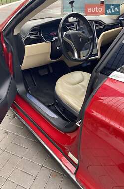 Лифтбек Tesla Model S 2015 в 