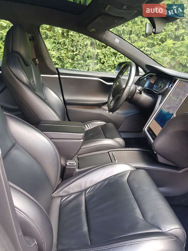 Ліфтбек Tesla Model S 2017 в Одесі