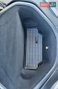 Лифтбек Tesla Model S 2015 в 