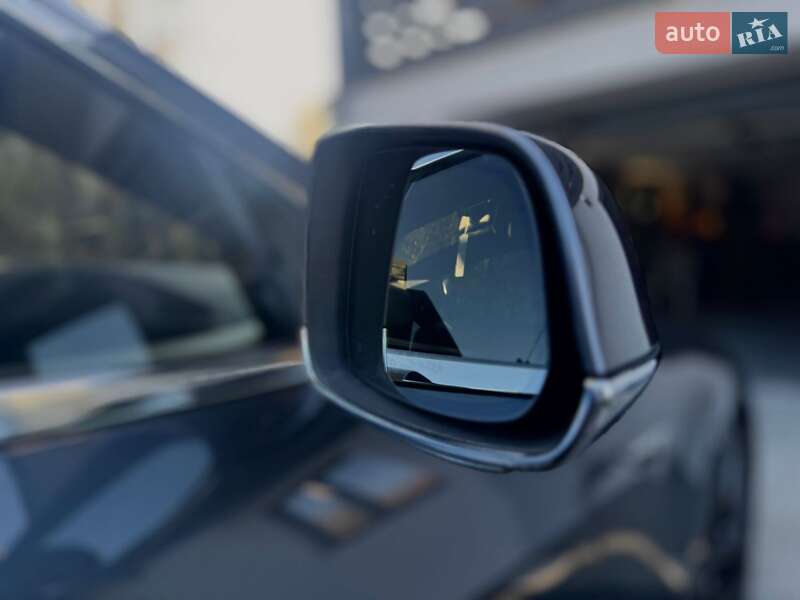 Лифтбек Tesla Model S 2015 в Львове