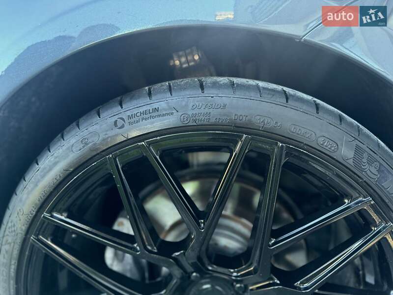 Лифтбек Tesla Model S 2015 в Львове