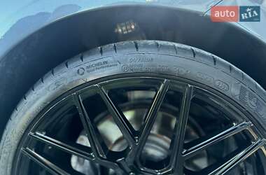 Лифтбек Tesla Model S 2015 в 