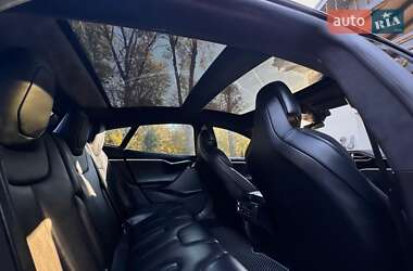 Лифтбек Tesla Model S 2015 в 