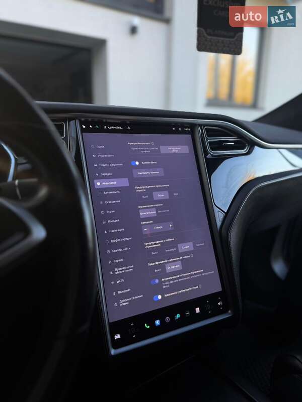 Лифтбек Tesla Model S 2015 в Львове