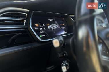 Лифтбек Tesla Model S 2015 в Львове