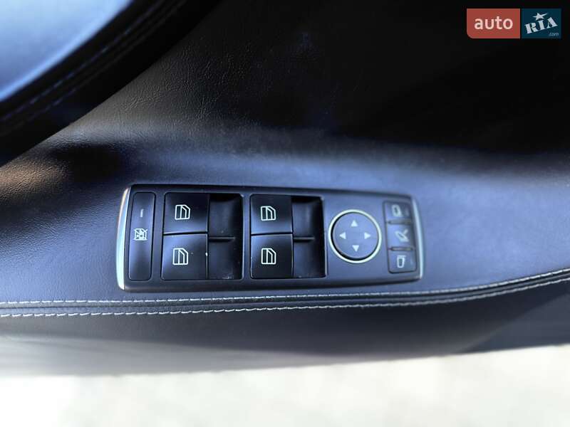 Лифтбек Tesla Model S 2015 в Львове