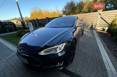 Лифтбек Tesla Model S 2015 в 