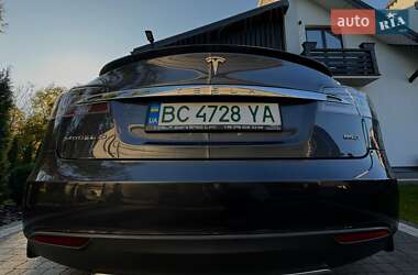 Лифтбек Tesla Model S 2015 в 
